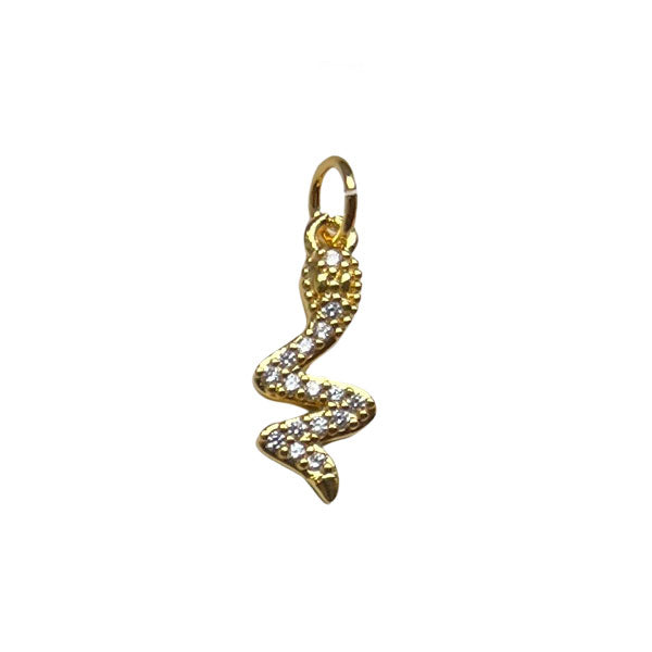 Klein gouden bedeltje van een slang met zirconia kristal. Ideaal voor aan een bedelketting of armband.
