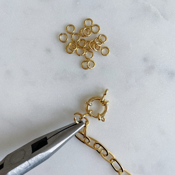 Gouden ovale schakelketting waarmee je makkelijk en snel je eigen bedelketting of armband maakt.