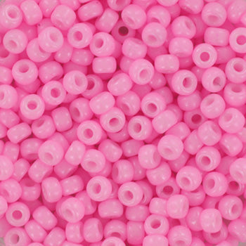 Miyuki rocailles 8/0 kralen in de kleur roze opaque cotton candy pink. Zelf sieraden maken wordt nu nog mooier en leuker met deze zakjes kleine kralen.
