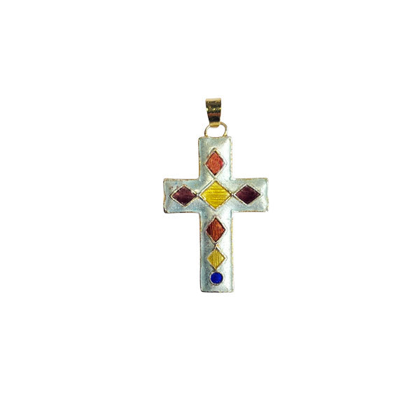 bedel van een groot wit kruis met emaille in de kleuren oranje, geel en blauw. 