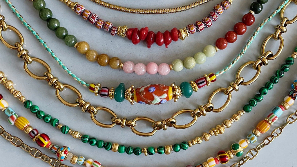 gouden kettingen en kralen kettingen van beadies