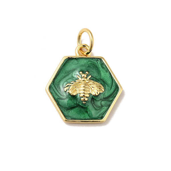 Groene hexagon bedel met een gouden bij. Ideaal voor aan jouw bedelarmband, bedelketting of oorbel.