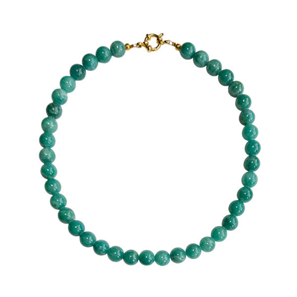Deze ketting met grote ronde zeegroene jade kralen van 10 mm is een ideale basis voor jouw sieradencollectie. 