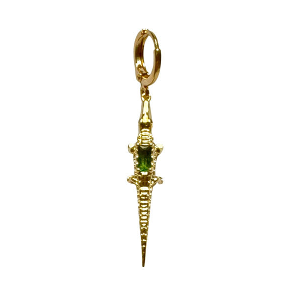 One piece oorbel met een gouden krokodil. Deze fijne oorbel heeft een handig kliksysteem en is een ideale aanwinst op je earparty.