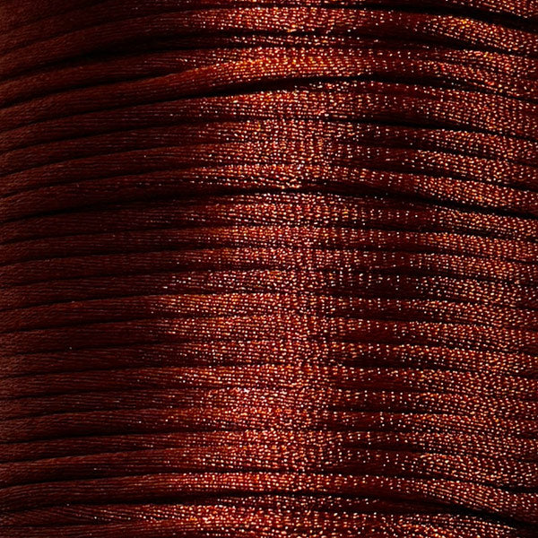 Met dit maroon bruine satijnkoord van 2,5mm maak je onze leuke armbandjes met cartierknoop. 