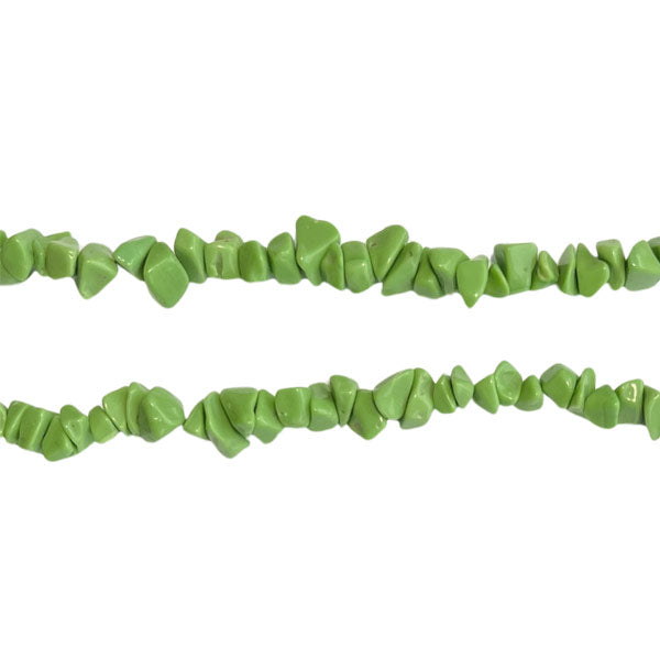 Streng van onregelmatige groene chipskralen van glas. Met dit snoer krijg je een mooi effect. Zelf sieraden maken wordt nu nog leuker! Lengte 39 cm.