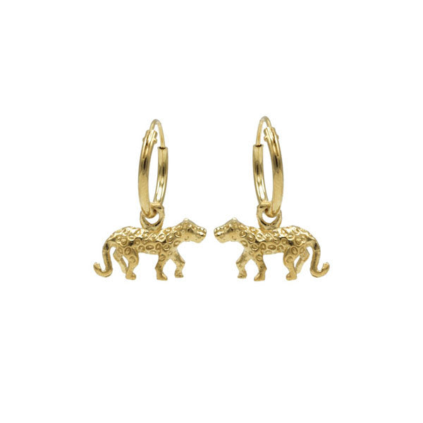 Gouden studs oorbellen met een panter. Deze oorringetjes combineer je perfect met onze andere oorbellen.